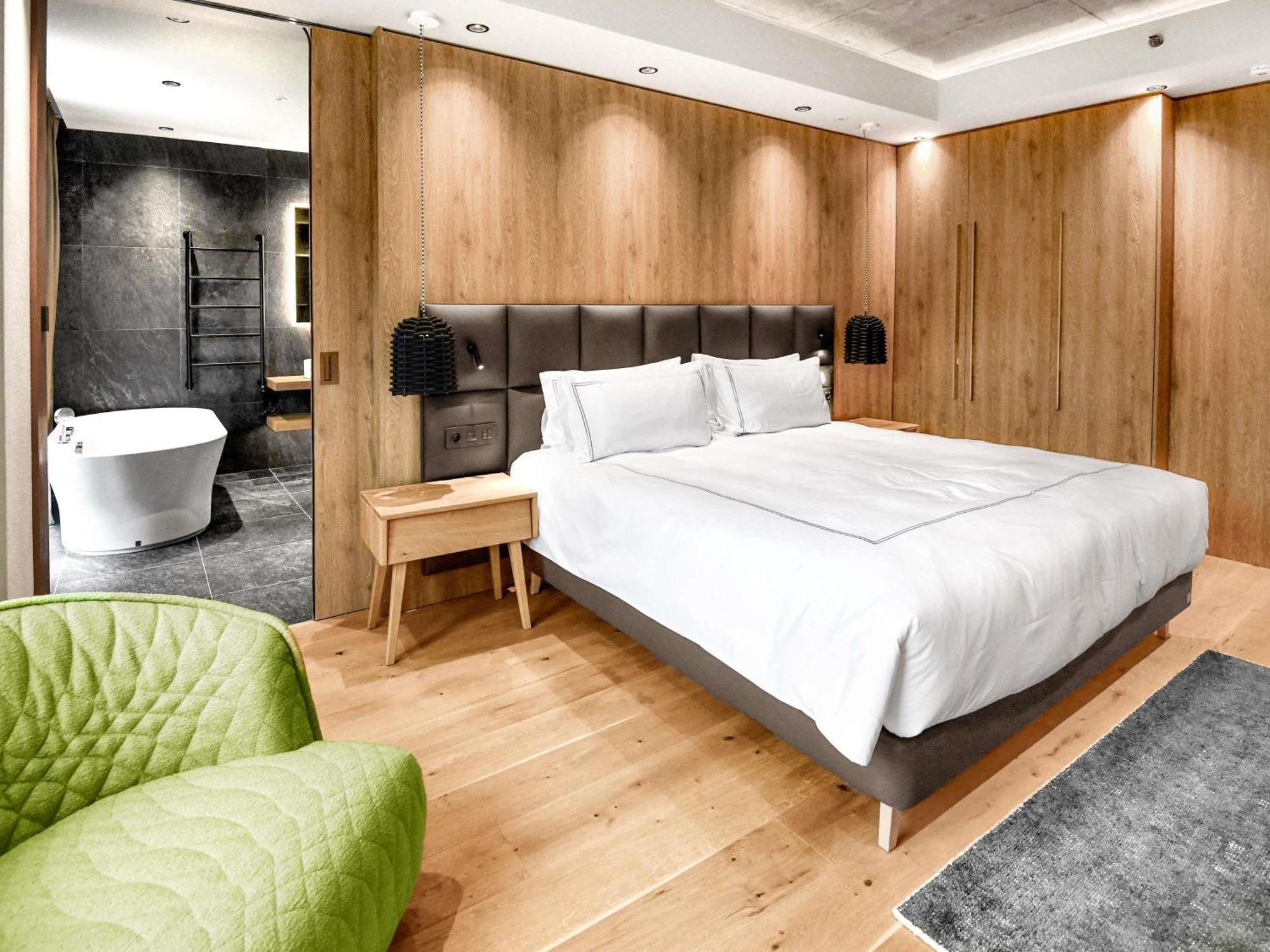Swissotel Damian Jasna Hotel 5*